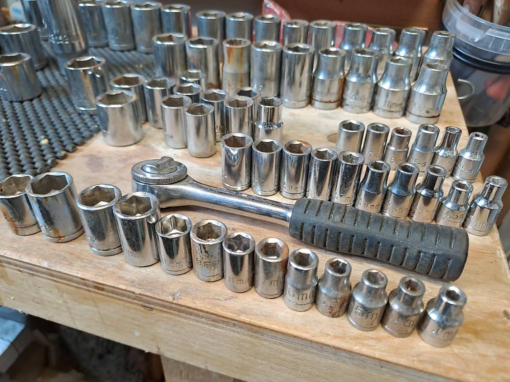 COFFRET DE DOUILLES 12 PANS CHROME VANADIUM de 8 à 36 mm CARRE 1/2