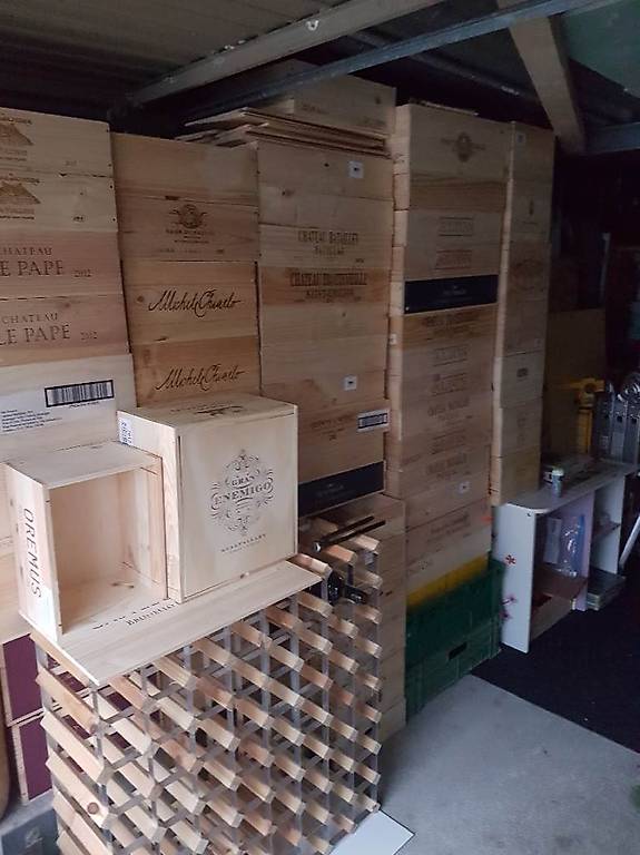 Caisses de vin en bois a partir de 5fr le pièce. Canton Vaud anibis.ch