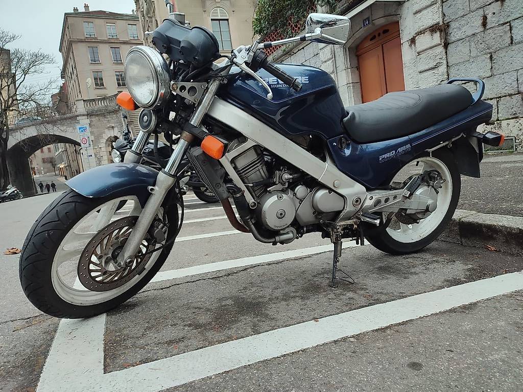 Honda NTV650 Im Kanton Genf Anibis ch honda-ntv650-im-kanton-genf-anibis-ch