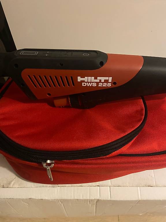 Ponceuse à bras Hilti DWS 225 neuve im Kanton Waadt anibis ch