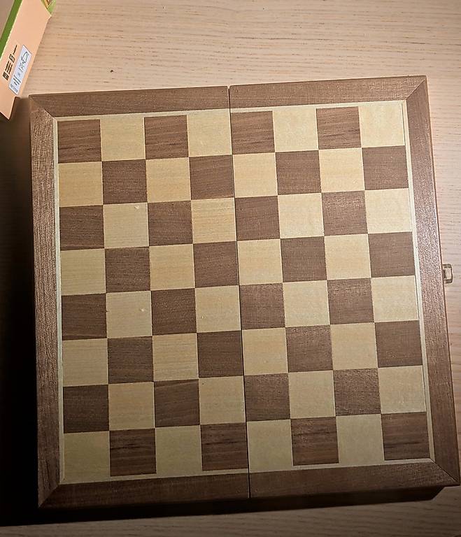 Set à vin et jeu d'échecs - CHESSET