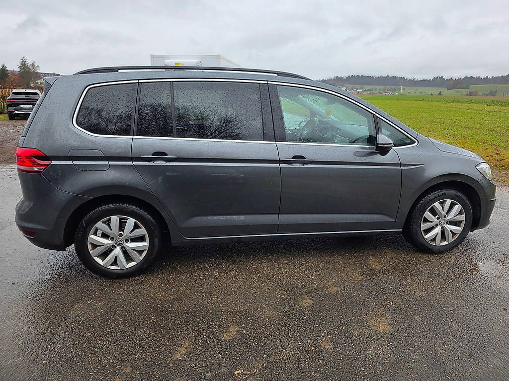 VW Touran 1 6 TDI BlueMotion Technology Family Canton Zurich Anibis ch vw-touran-1-6-tdi-bluemotion-technology-family-canton-zurich-anibis-ch