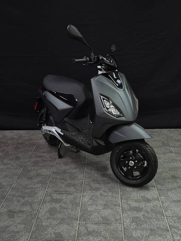 PIAGGIO Piaggio 1 Active 60km/h Full Electric im Kanton Zürich - anibis.ch