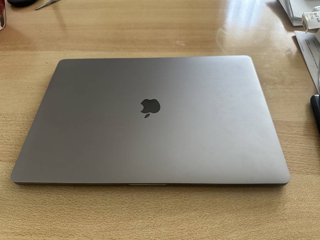 MacBook Pro 16 2019,Intel i9,32GB/1TB PREISE FIX im Kanton Zürich