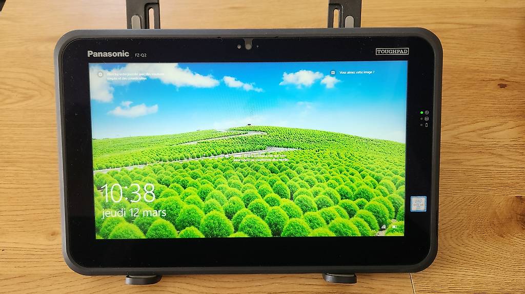 Tablette Panasonic Toughpad FZ-Q2 - Core I5, 8 Go RAM, SSD 256 Go - Occasion