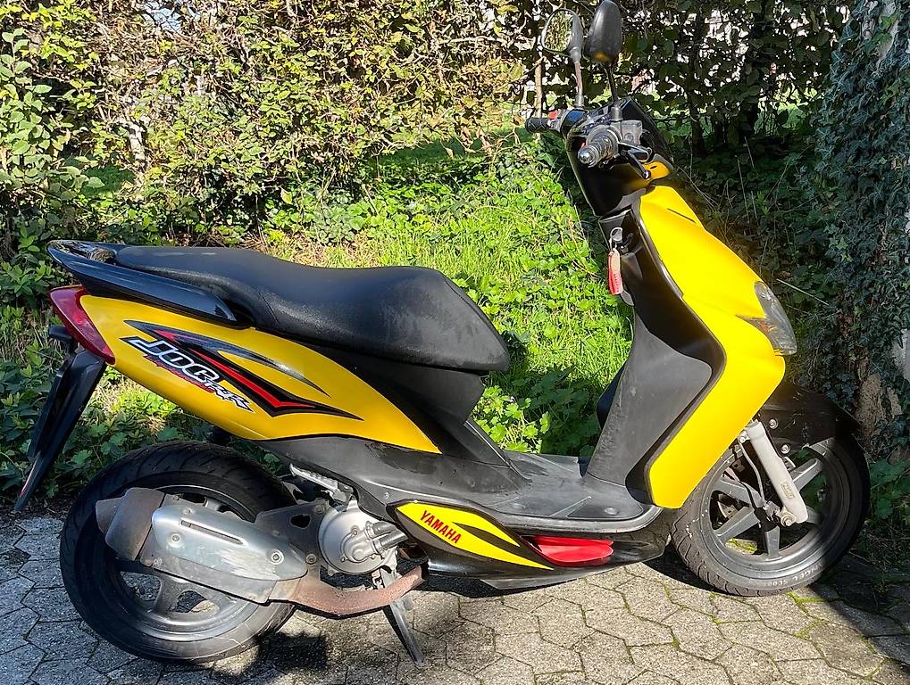 Yamaha Jog RR Gelb Scooter Yamaha Jog RR jaune Cantone Ginevra