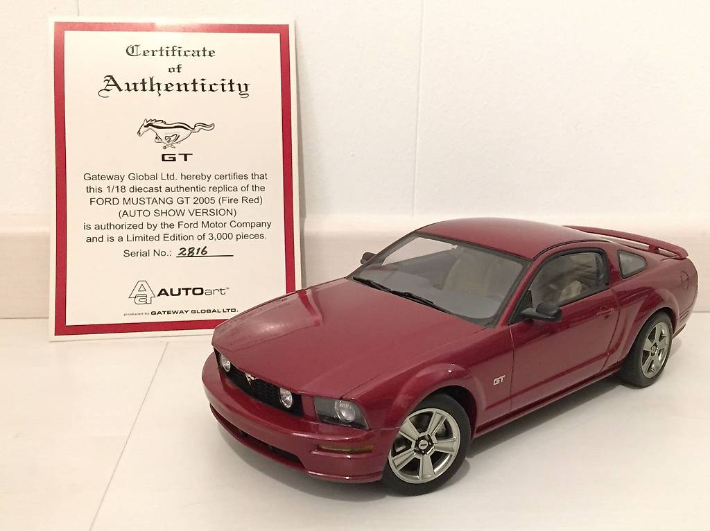 AUTOart 1:18 2005 Ford Mustang GT im Kanton Wallis - anibis.ch