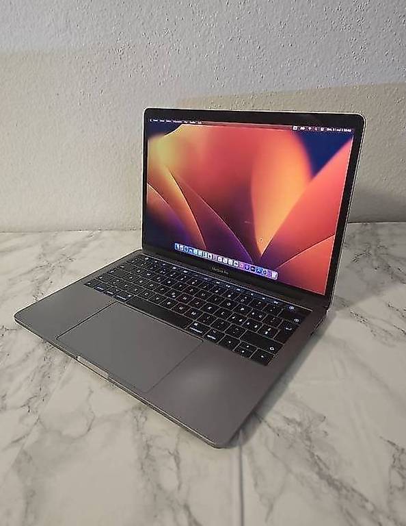 MacBook Pro 13 2017 | i5 | 8Go | SSD 250Go | Lignes écran Canton