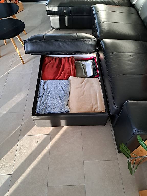 Ensemble canapé 3 places plus un fauteuil et un pouf cuir vert - Ameublement