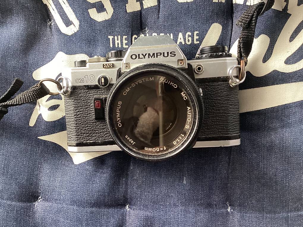 Appareil photo reflex Olympus OM10 35-70mm f3.5-4.5 S Zuiko Auto-Zoom Argent Reconditionné