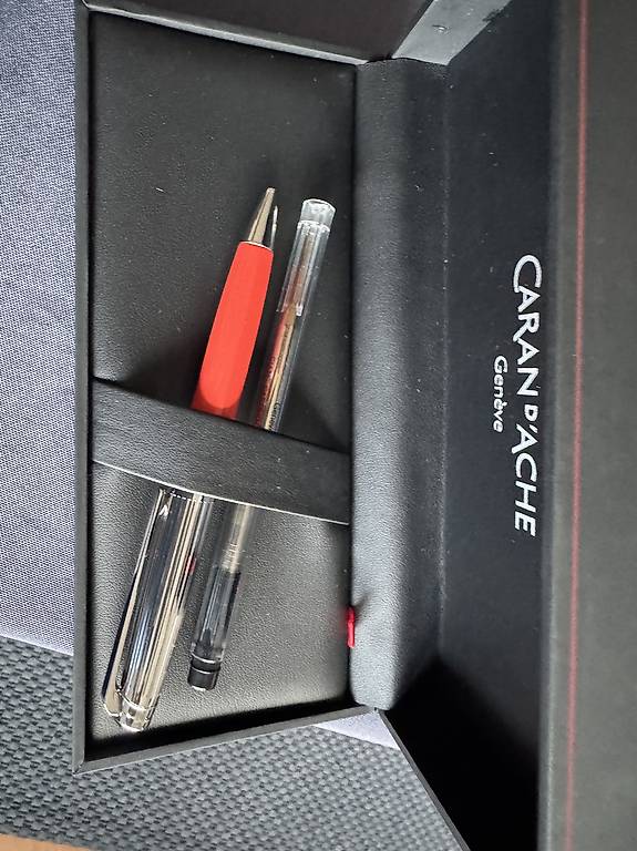 Stylo Patek Philippe x caran d ache Canton Vaud