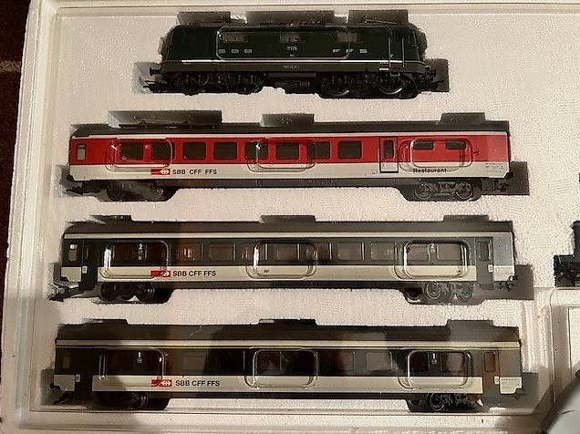 lot de 3 wagons voyageurs MÄRKLIN 4000 en 3 rails train