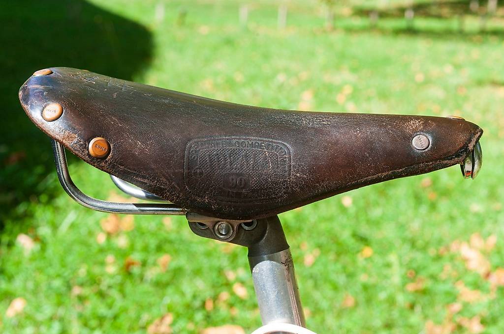 2 ANCIENNES PAIRES De Chaussures De Velo De Course Turino - Rivat (35