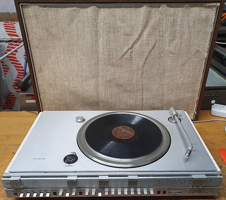 Bang Olufsen BEOCENTER 3500 im Kanton Genf