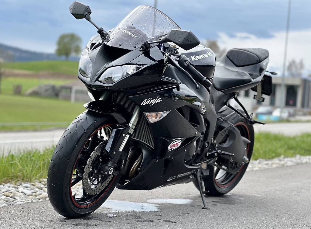 Kawasaki Ninja ZX6R 600cc black carbone Léo Vince Canton Vaud