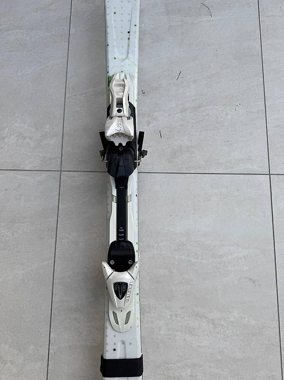 Salomon Origins Lime　159センチ　レディース Ski Salomon Origins Lime - bon état - 159cm - avec bâtons Canton