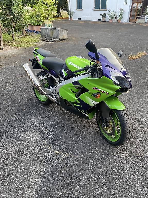 Kawasaki ZX9R im Kanton Waadt - anibis.ch