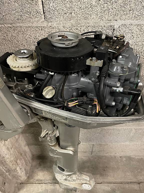 Moteur hors bord HONDA 5CV 4 temps bon état tout fonctionne Canton