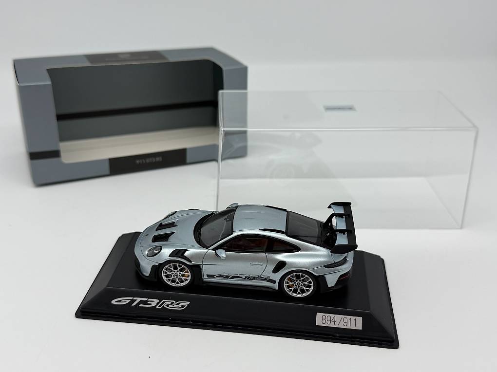 1:43 PORSCHE 911 992 GT3 RS 2022 Rouge Indien Spark Dealer EUR 95,24