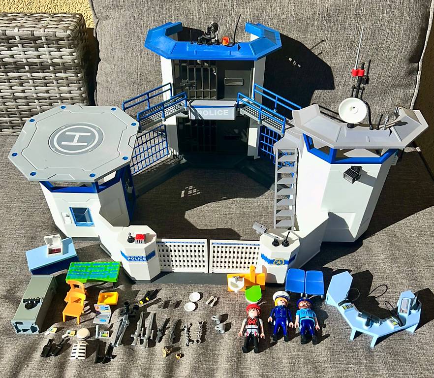 Commissariat de police Playmobil transportable