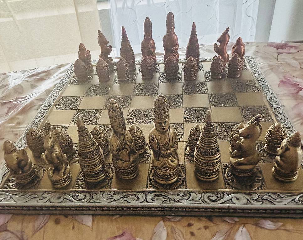 Jeu D'Échecs En Malachite Et Marbre Blanc - Pièces De Collection Pierre Naturelle