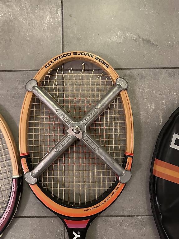 LOT DE 2 RAQUETTES DE TENNIS VINTAGE EN BOIS
