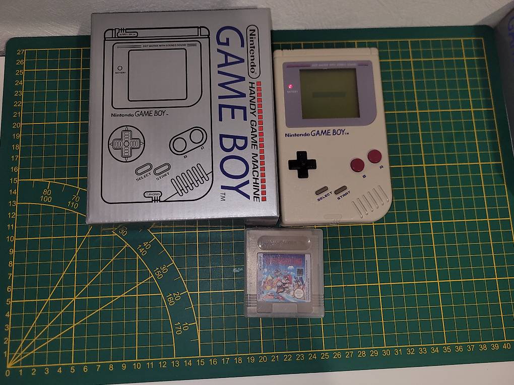 Nintendo Gameboy Dmg-01 With good Mario Land