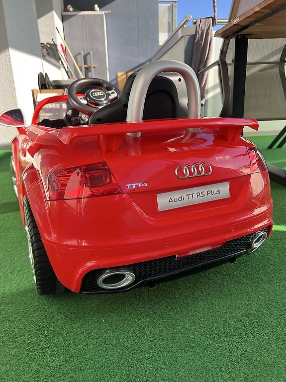 Voiture Electrique Pour Enfants Audi Rs Avec Telecommande 24 G Avec Musique Et Phares Rouges 88306364