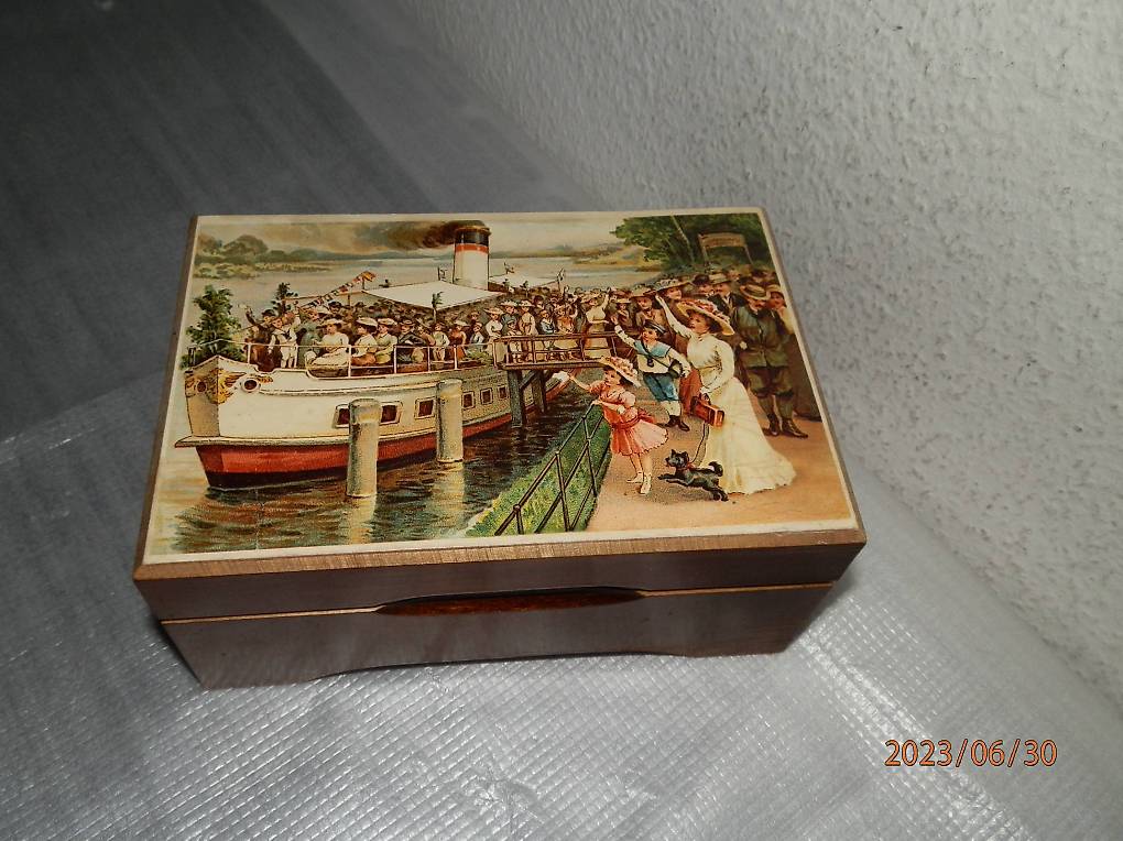 Boîte à Musique Reuge , Sainte croix Canton Genève anibis.ch