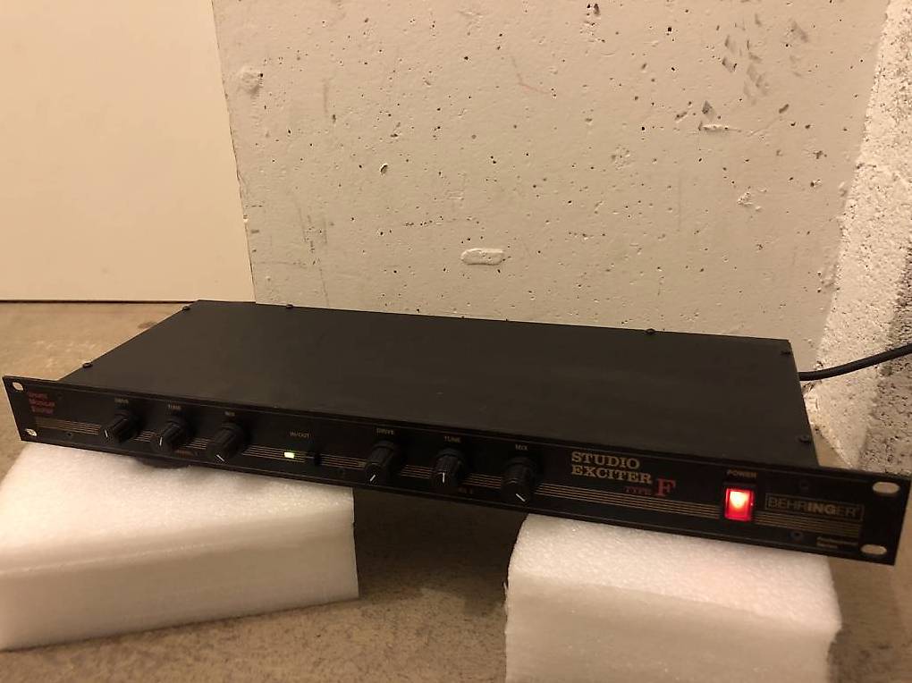 Behringer Pro Series Studio Exciter Type F Canton Vaud anibis.ch