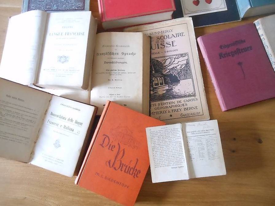 LIVRES ancien en français à vendre im Kanton Wallis anibis.ch
