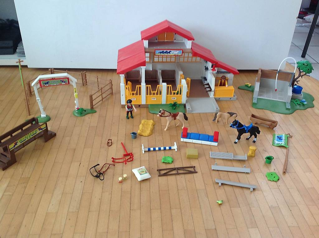 Playmobil reiterhof mit viel zubehör im Kanton Luzern - anibis.ch