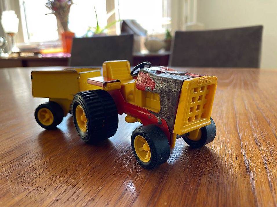 VINTAGE 1970 ANCIEN Tracteur TONKA et sa remorque TBE EUR 29,00