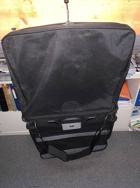 Porte costume de voyage Delsey Cantone Vaud anibis.ch