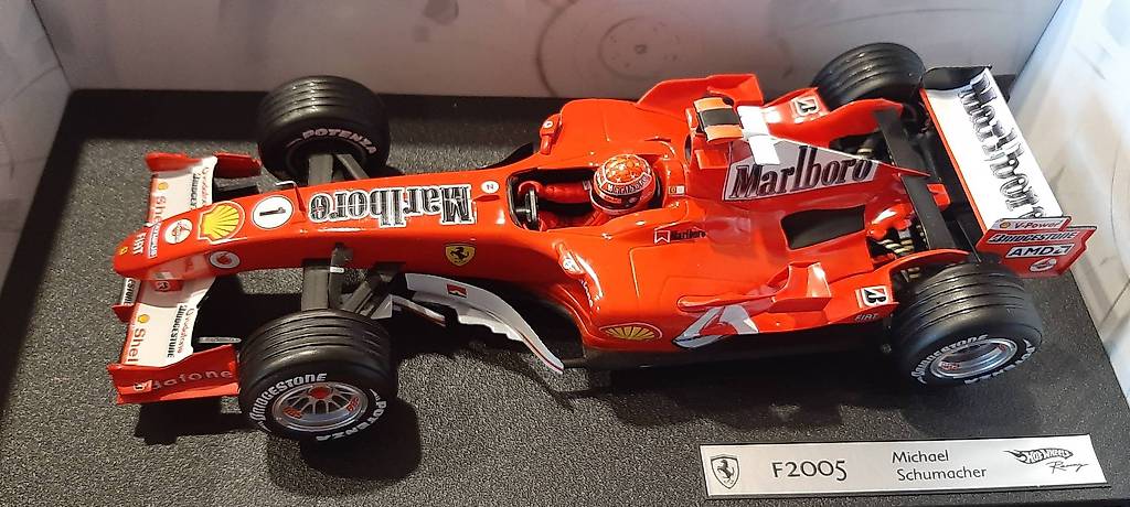 Ferrari F2005 F1 Michael Schumacher Mit Marlboro 1:18 im Kanton St