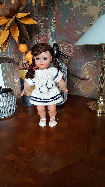 ANCIENNE POUPEE BELLA DE 40 CM AUX YEUX BLEUS DORMEURS