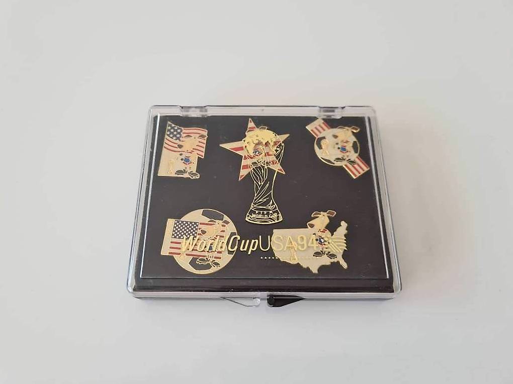 Pin's Insigne Coupe Du Monde FIFA – Espagne 1994 – Collector Foot