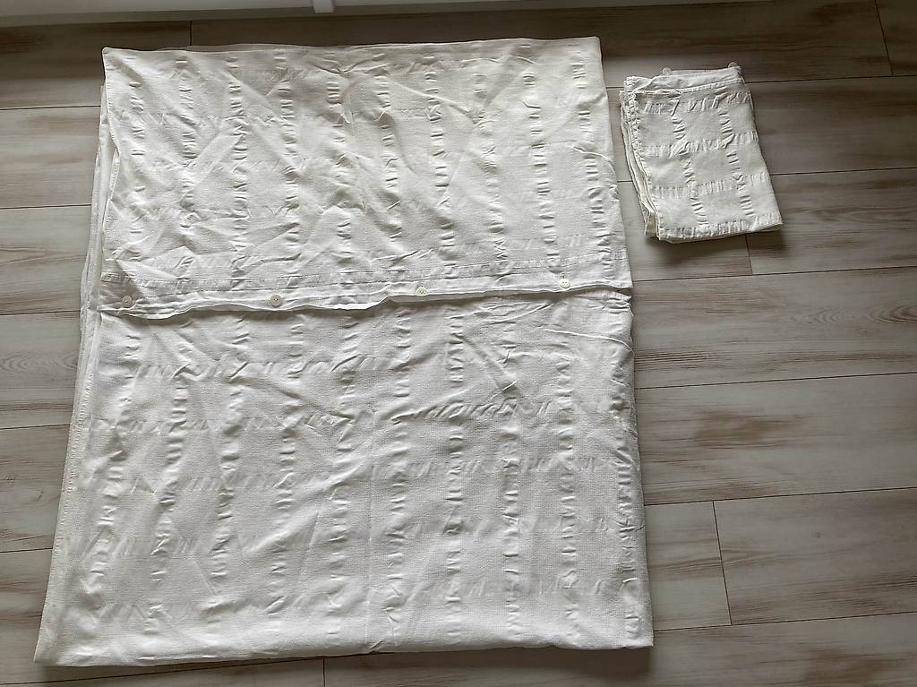 Housses de couette blanche et rayée bleu/blanc im Kanton Waadt - anibis.ch