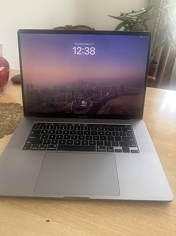MacBook Pro 16 2019,Intel i9,32GB/1TB PREISE FIX im Kanton Zürich
