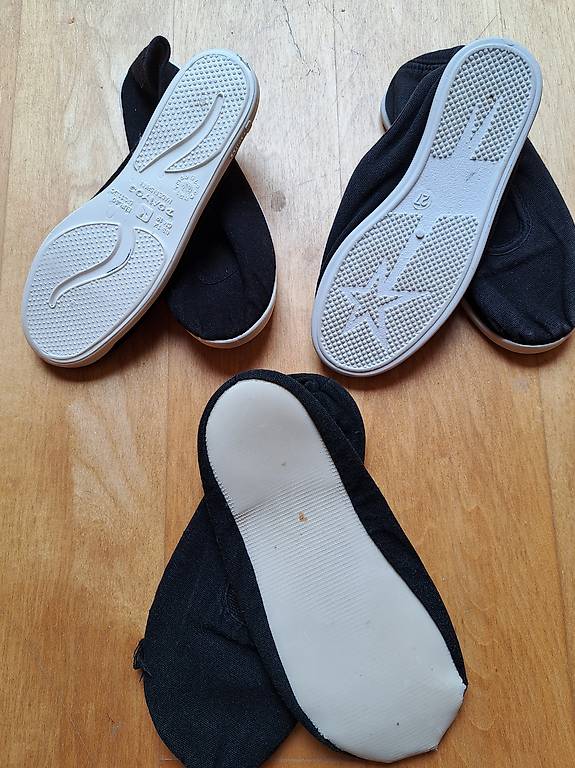 Chaussons de gym/rythmique noirs Tailles 27 30 31 Canton