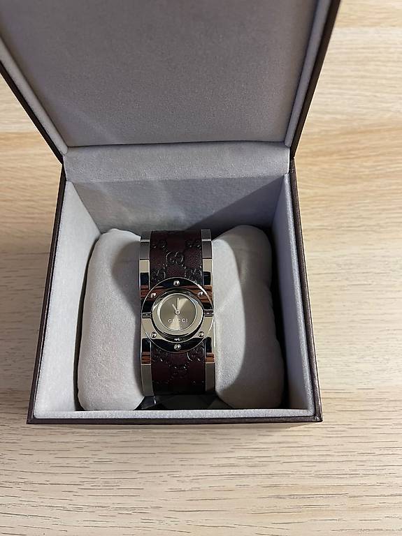 Montre GUCCI Canton Valais