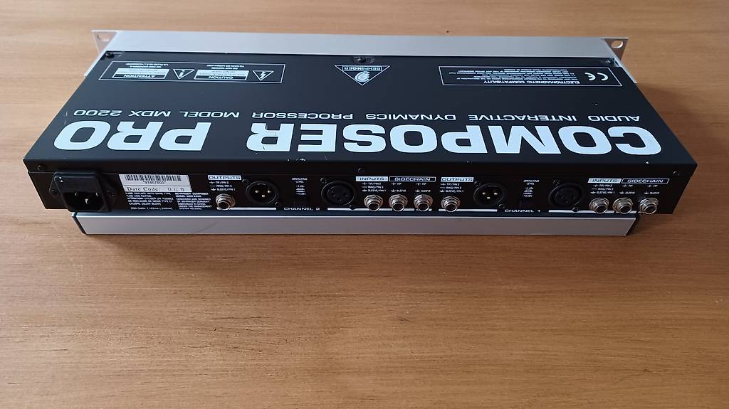 Behringer - Composer PRO - MDX 2200 Canton Vaud - anibis.ch