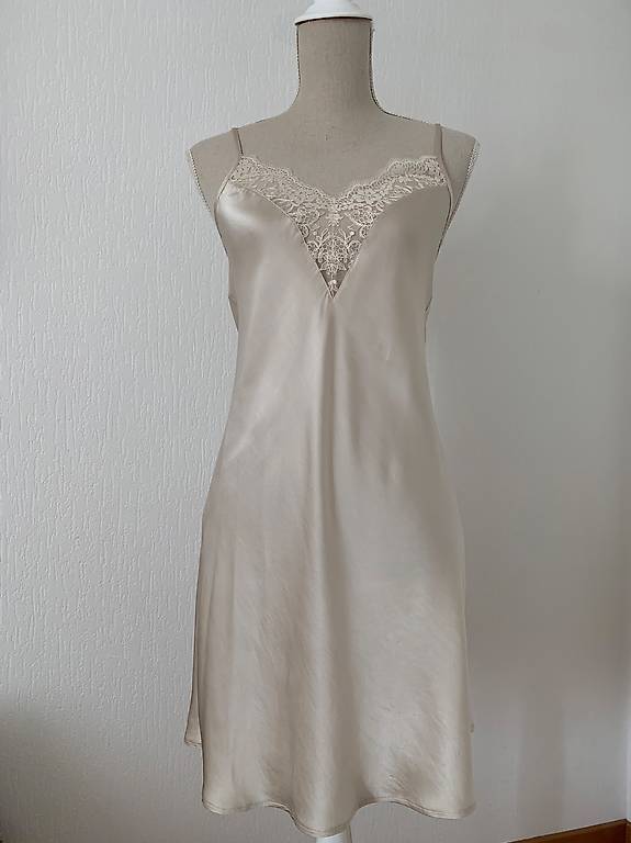 Nuisette Marjolaine Taille 38 - 100% Soie - Couleur Gris - Neuf Sans étiquette