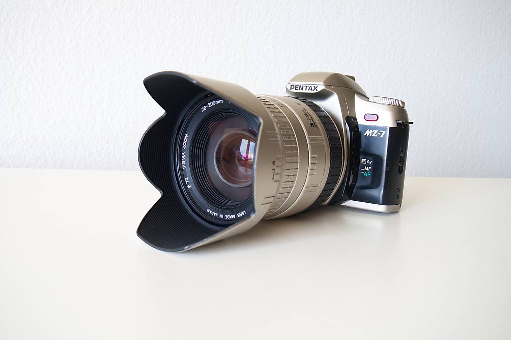 Pentax MZ-7 + Sigma 28-200mm super zoom im Kanton Zürich - anibis.ch