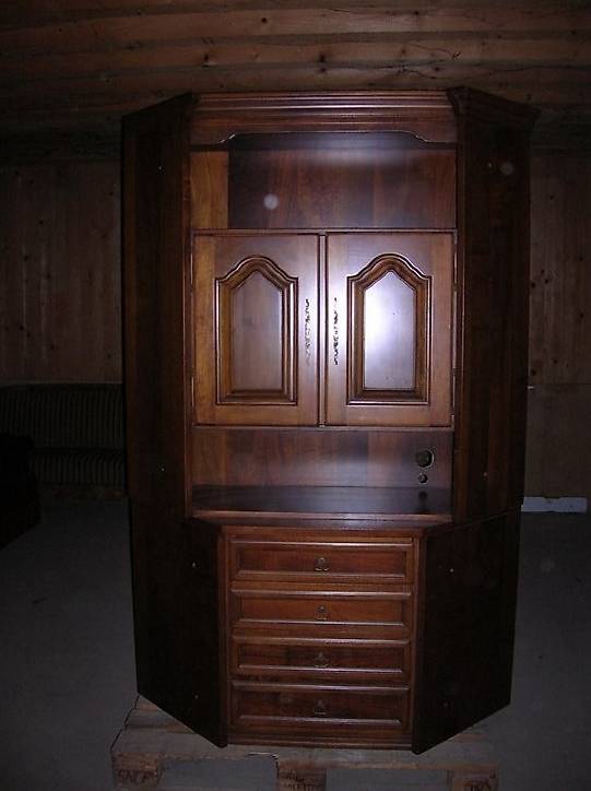 Une armoire d'angle Canton Vaud anibis.ch