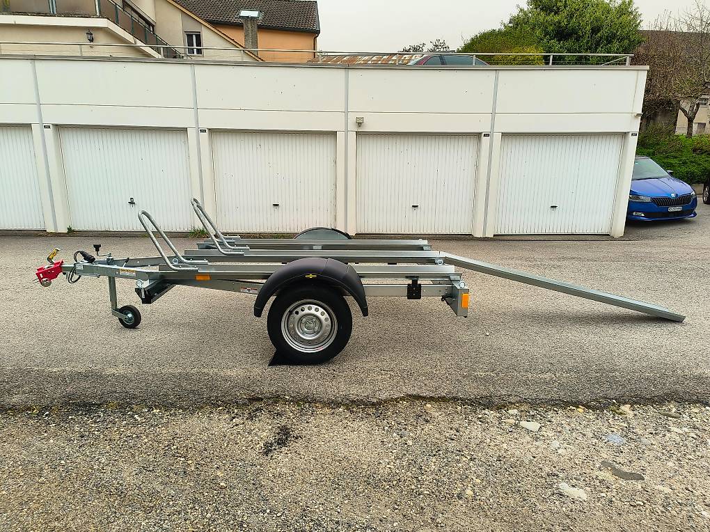 Remorques pour 3 motos A Louer im Kanton Waadt anibis.ch