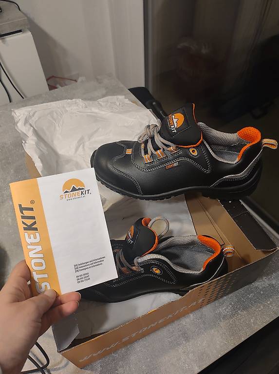 Stonekit Chaussures de sécurité NEUVES STONEKIT EU42 Jamais portées Canton Vaud ...