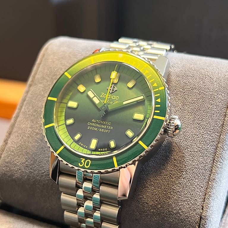 Zodiac Sea Wolf Automatic Green Dial Full Set ZO9295 Canton Genève ...