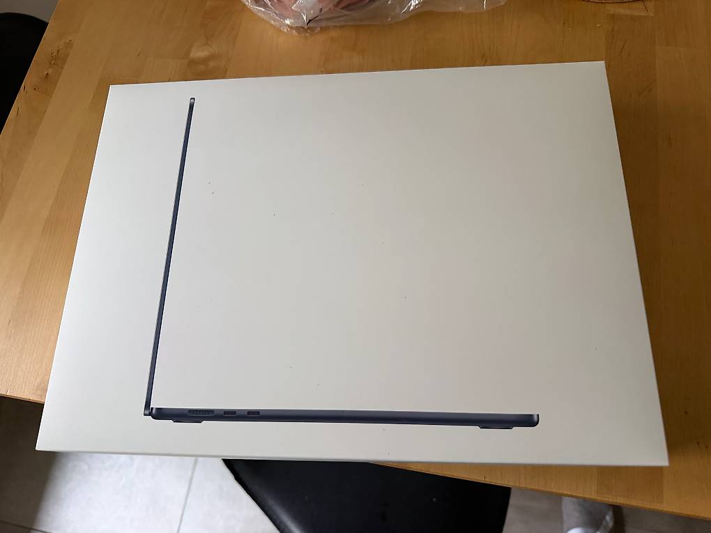 Apple Macbook Air 15" 512 Go SSD 16 Go RAM Puce M5 CPU
