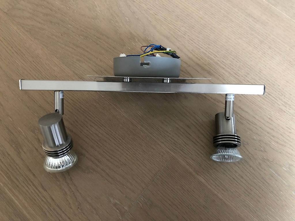 Lampe de plafond 2 spots avec ampoules Canton Genève anibis.ch
